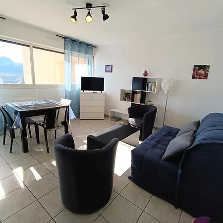 Lejlighed Saint Christophe - Traversant, Agreable Et Lumineux A 2 Pas De La Cure ! Mae-7244 *